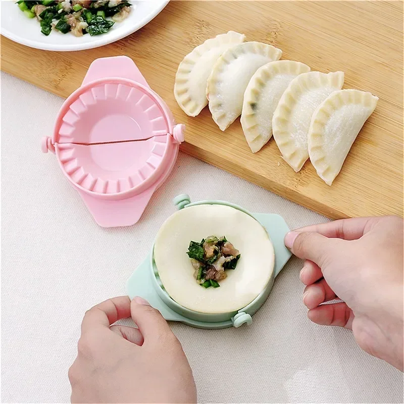 Kitchen Gadgets Dumpling Maker - أدوات مطبخ لصنع الزلابية على شكل