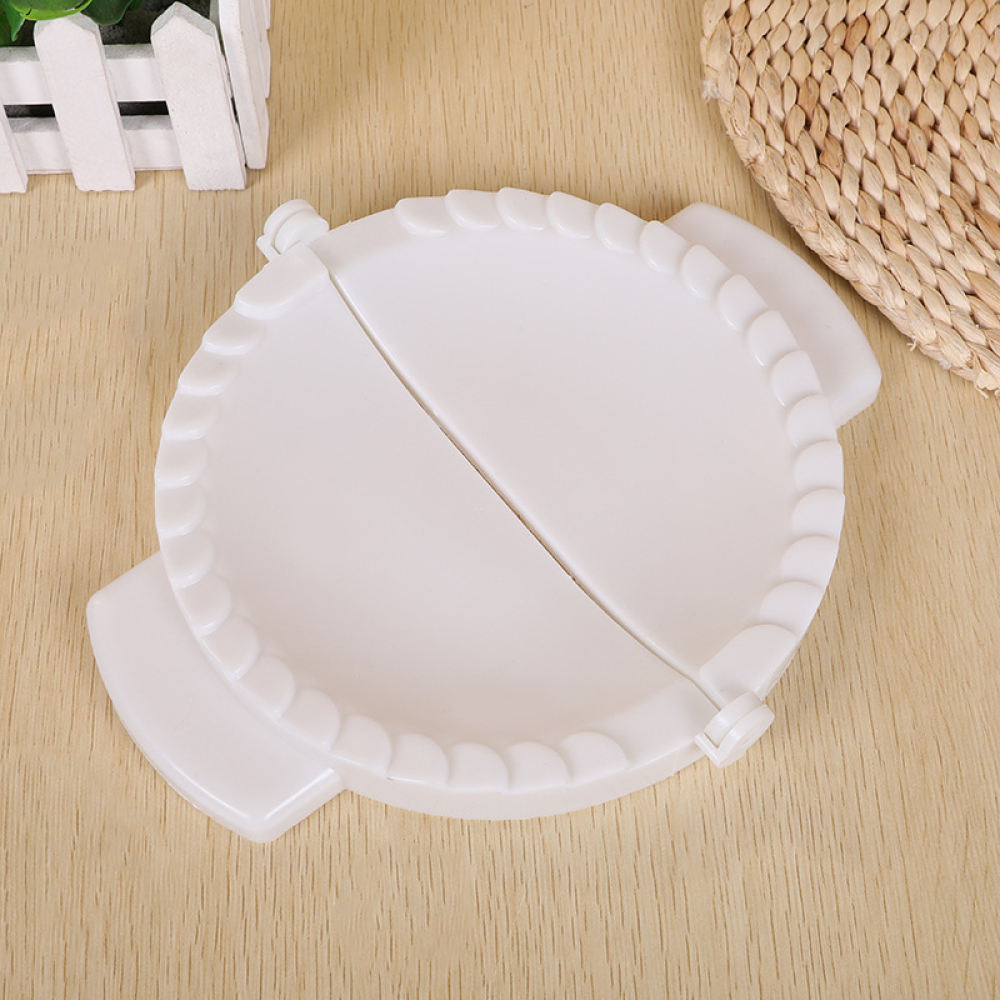 أداة عملية لتشكيل وضغط عجينة ا - مراجعة Kitchen Gadgets Dumpling Maker وسعره